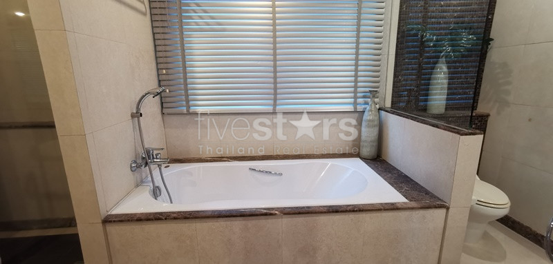 2-bedroom + study room spacious condo in elegant low rise condo on Sukhumvit 61, photo 18
