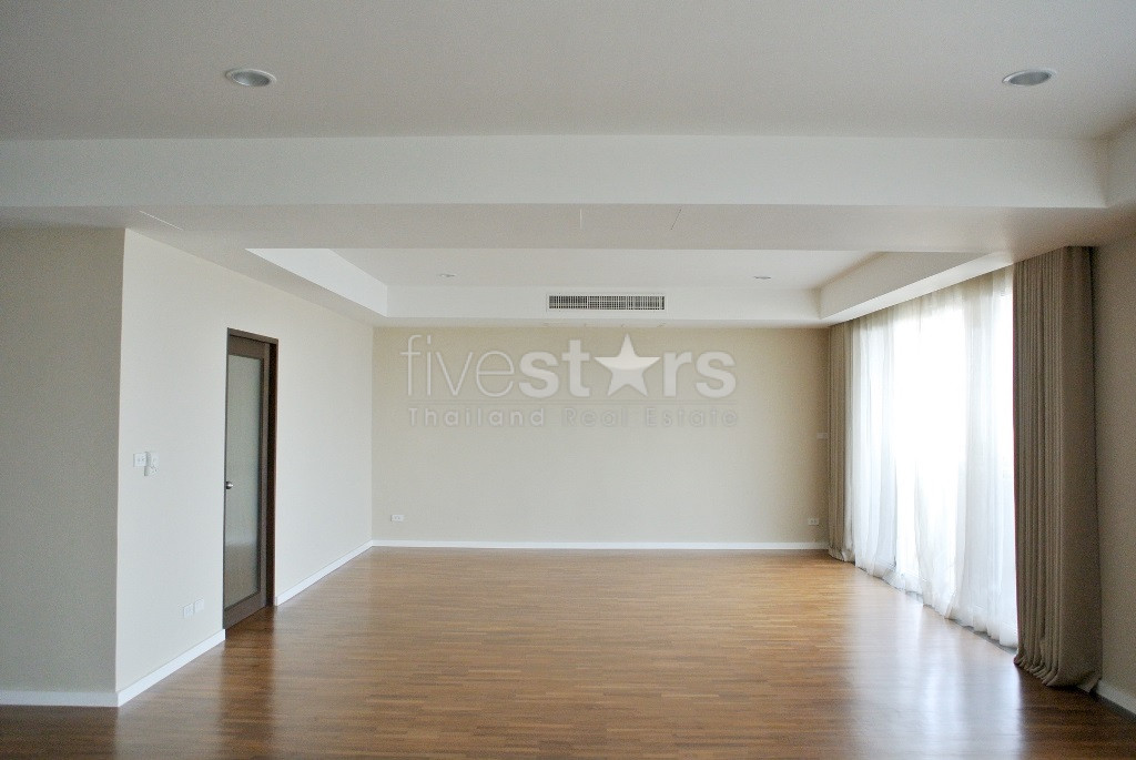4 bedroom spacious condo for rent on Ekamai,, photo 2
