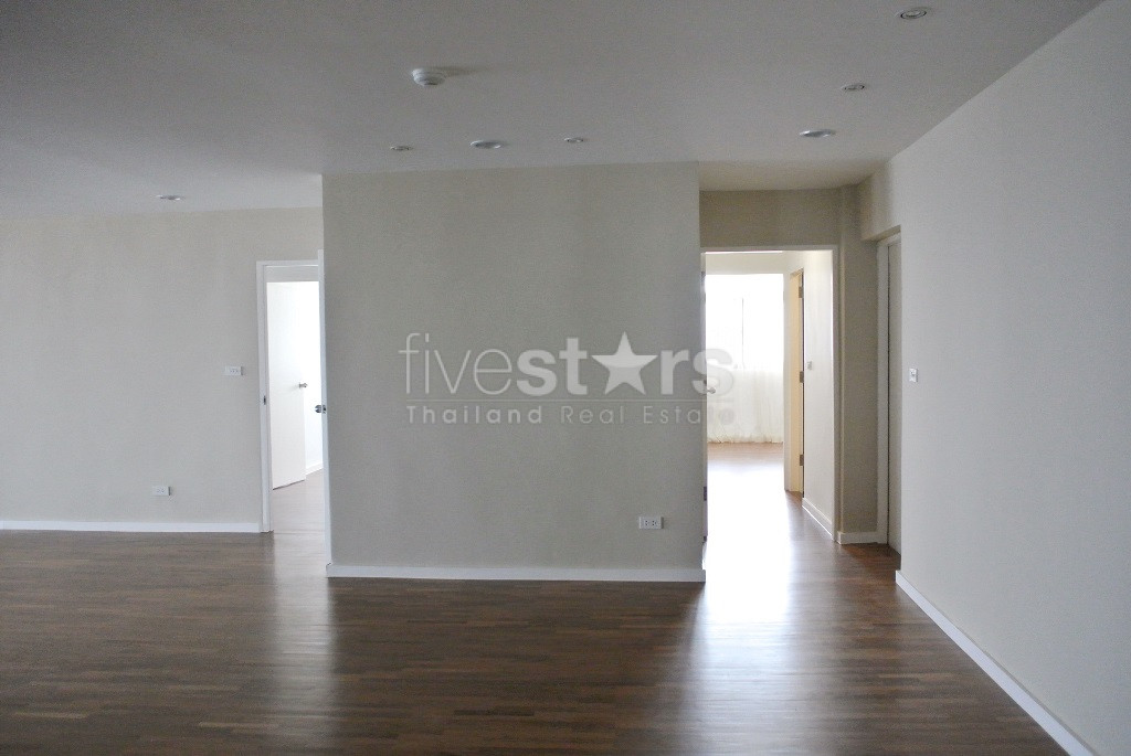 4 bedroom spacious condo for rent on Ekamai,, photo 11