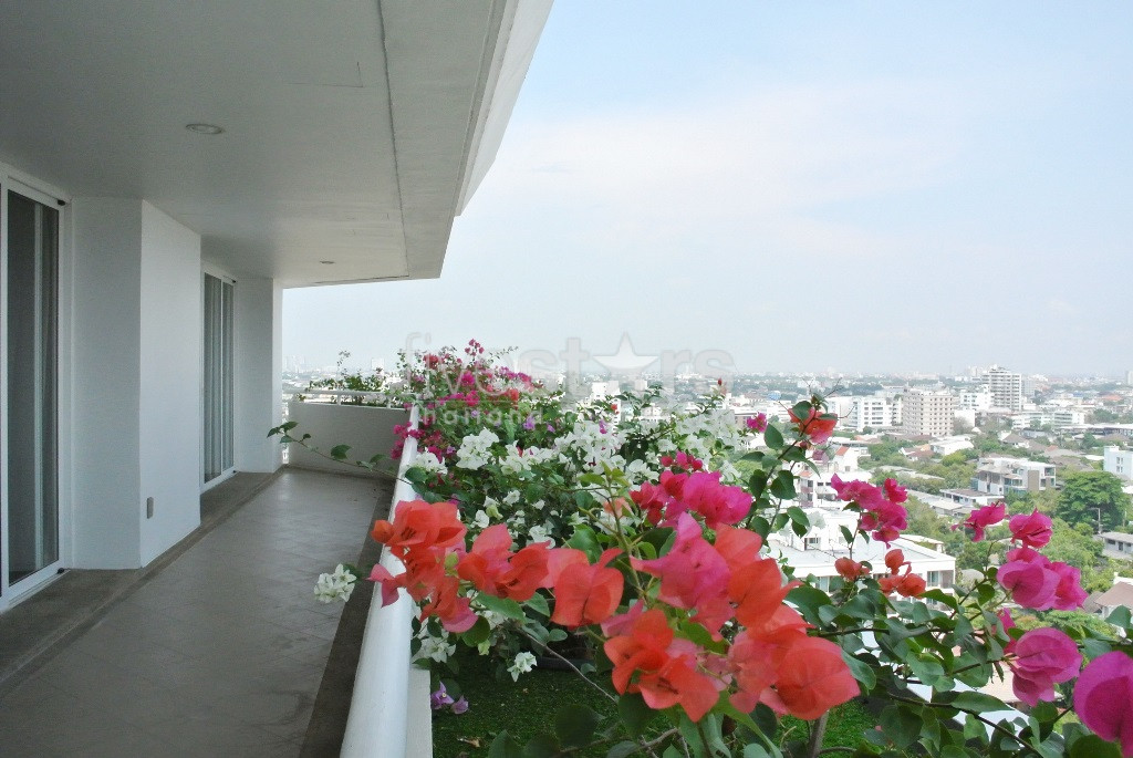 4 bedroom spacious condo for rent on Ekamai,, photo 3