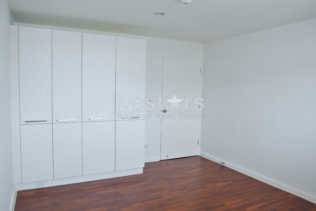 4 bedroom spacious condo for rent on Ekamai,, photo 6