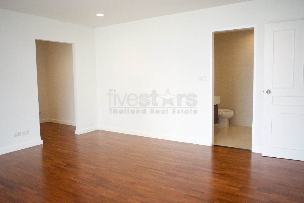 Appartement spacieux avec 3 chambres à louer quartier Ekamai, photo 12
