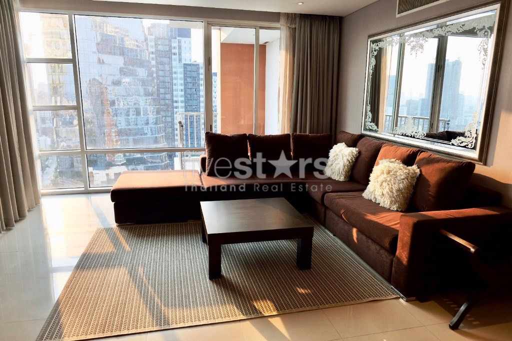 3 bedroom condo for rent close to Ekamai BTS station
