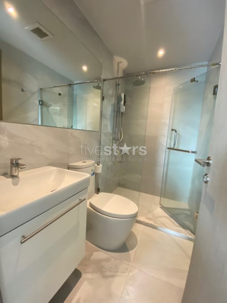 2-bedroom condo for sale on Ekamai, photo 10