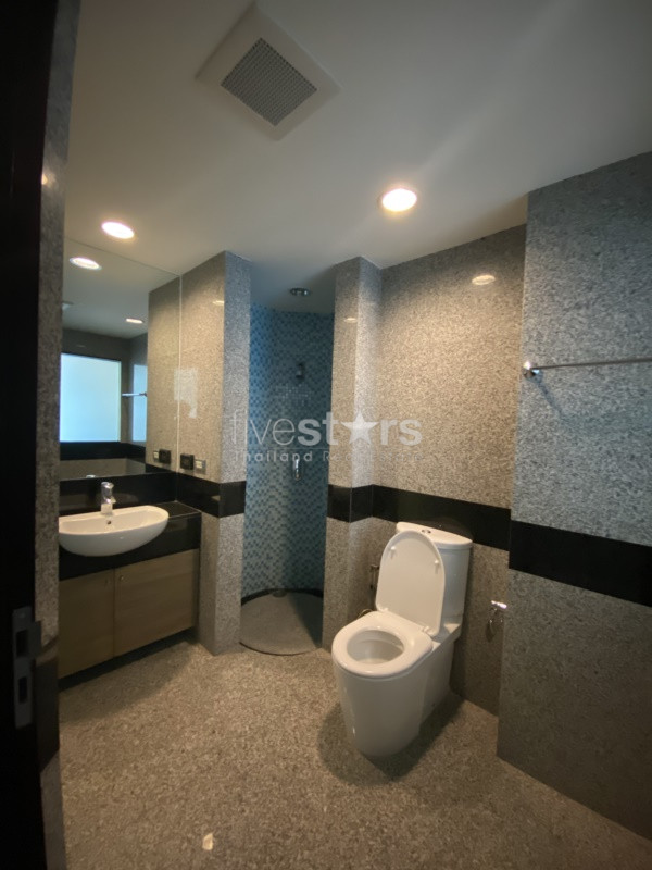 Renovated 3 bedrooms apartment for rent in Prakanong, photo 14