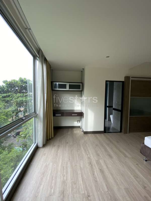 Renovated 3 bedrooms apartment for rent in Prakanong, photo 13