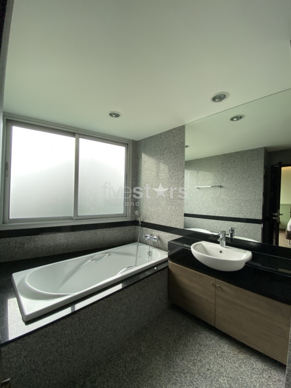 Renovated 3 bedrooms apartment for rent in Prakanong, photo 15