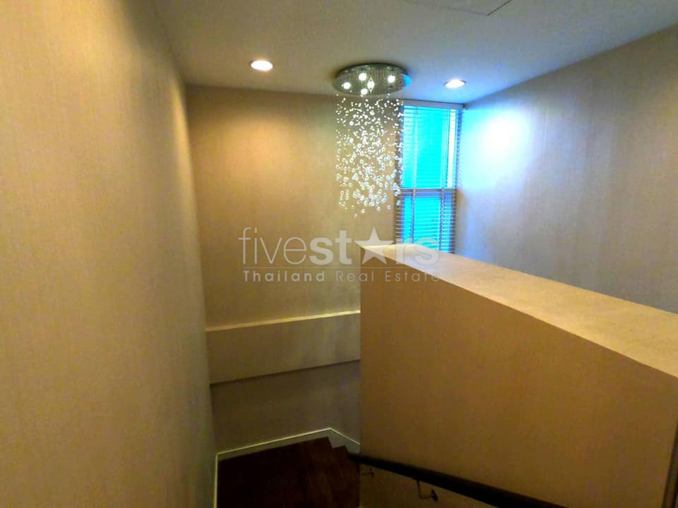 Penthouse de 4 chambres à vendre proche station BTS Ekkamai, photo 13