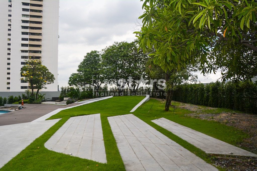 1-bedroom modern condo for sale in Ekamai, photo 18