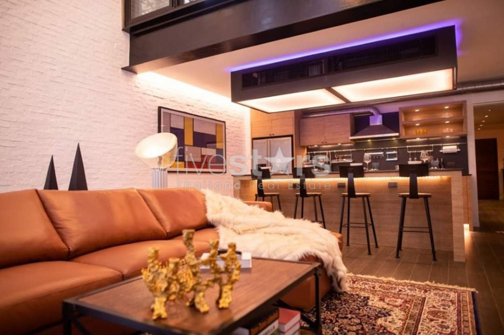 Condo duplex de 6 chambres à vendre sur Phra Khanong