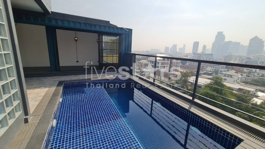 Condo de 4 chambres à louer sur Phra Khanong, photo 12