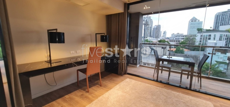 Condo 2+1 chambres  à louer à Ekamai, photo 16