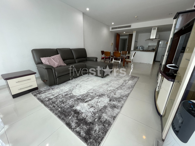 Condo 2 chambres à louer près de BTS Ekamai