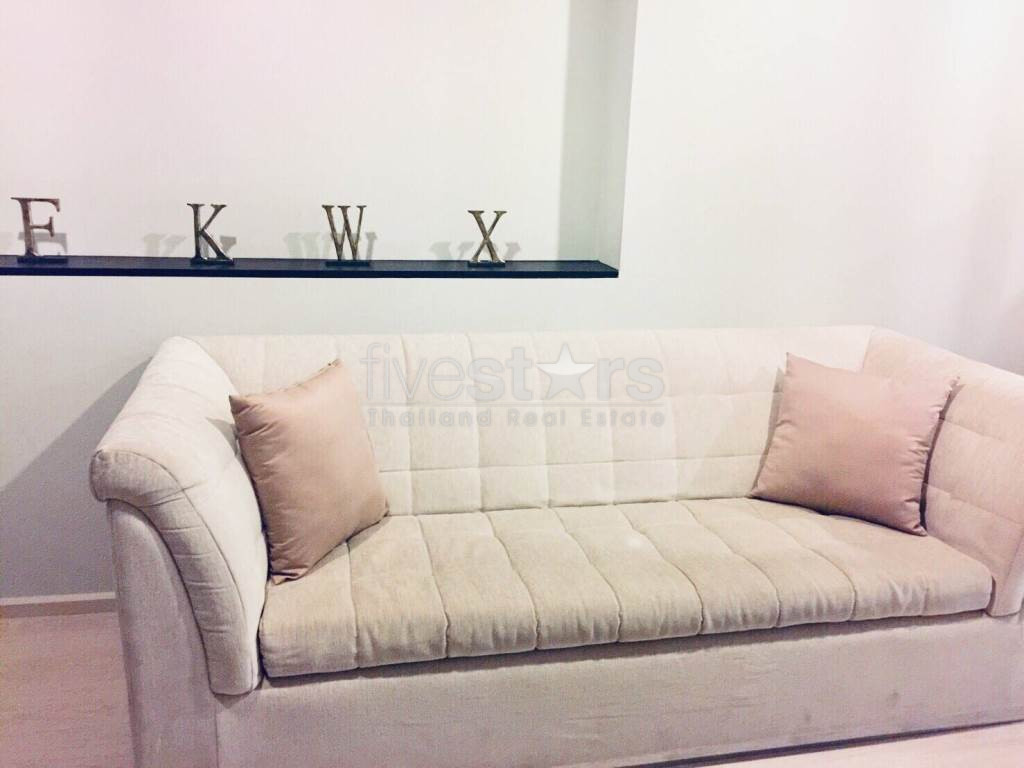 Condo 1 chambre à vendre près de la station BTS Phra Khanong