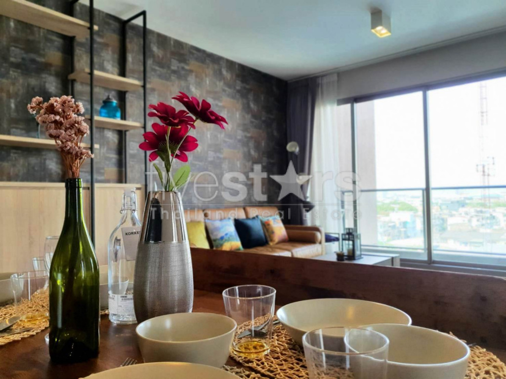 Condo de 2 chambres à vendre près de la station Ekamai BTS, photo 3