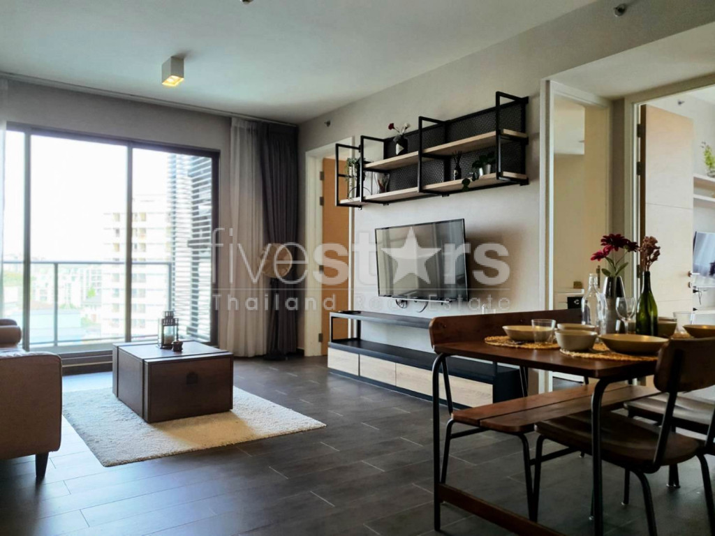 Condo de 2 chambres à vendre près de la station Ekamai BTS, photo 2