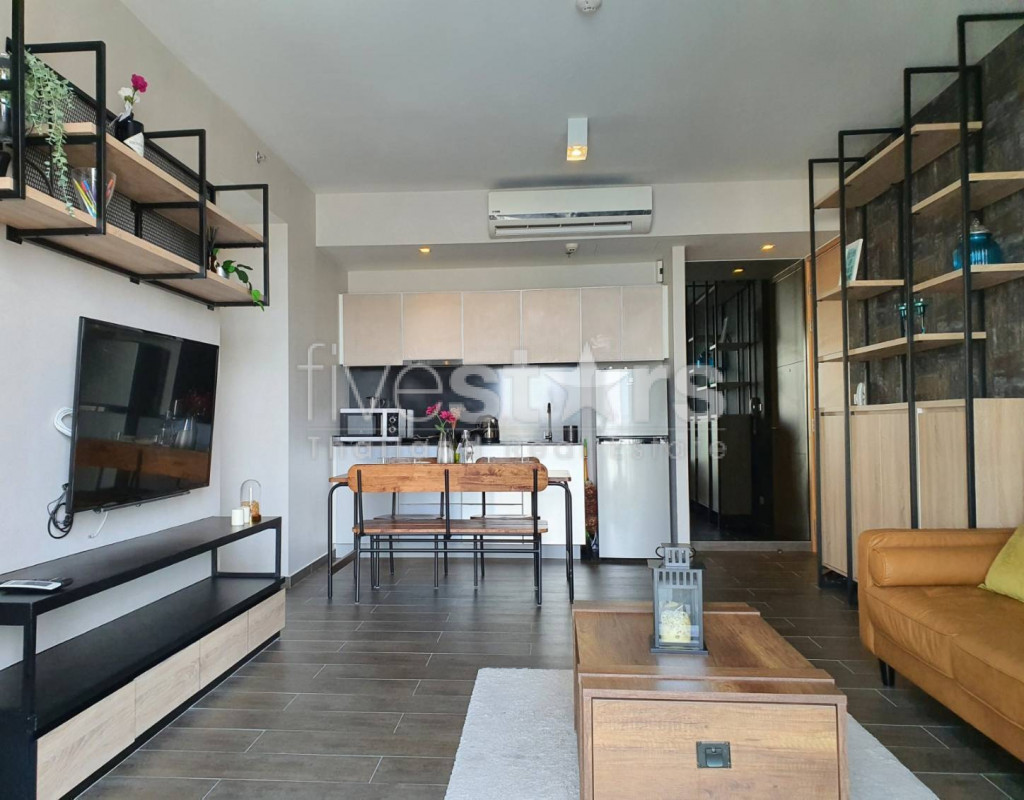 Condo de 2 chambres à vendre près de la station Ekamai BTS