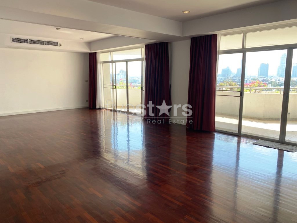 Condo spacieux de 4 chambres à louer sur Ekamai, photo 7