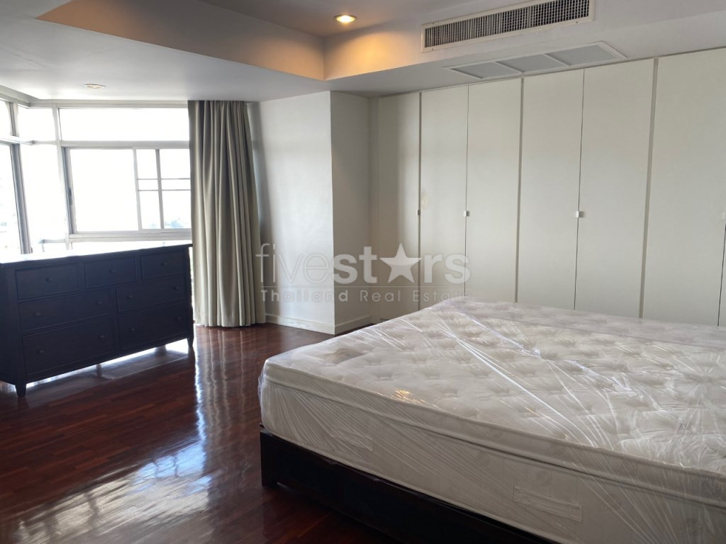 Condo spacieux de 4 chambres à louer sur Ekamai, photo 6