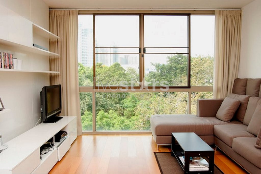 Spacieux condo 1 chambre à louer près de la station Phra Khanong BTS, photo 2