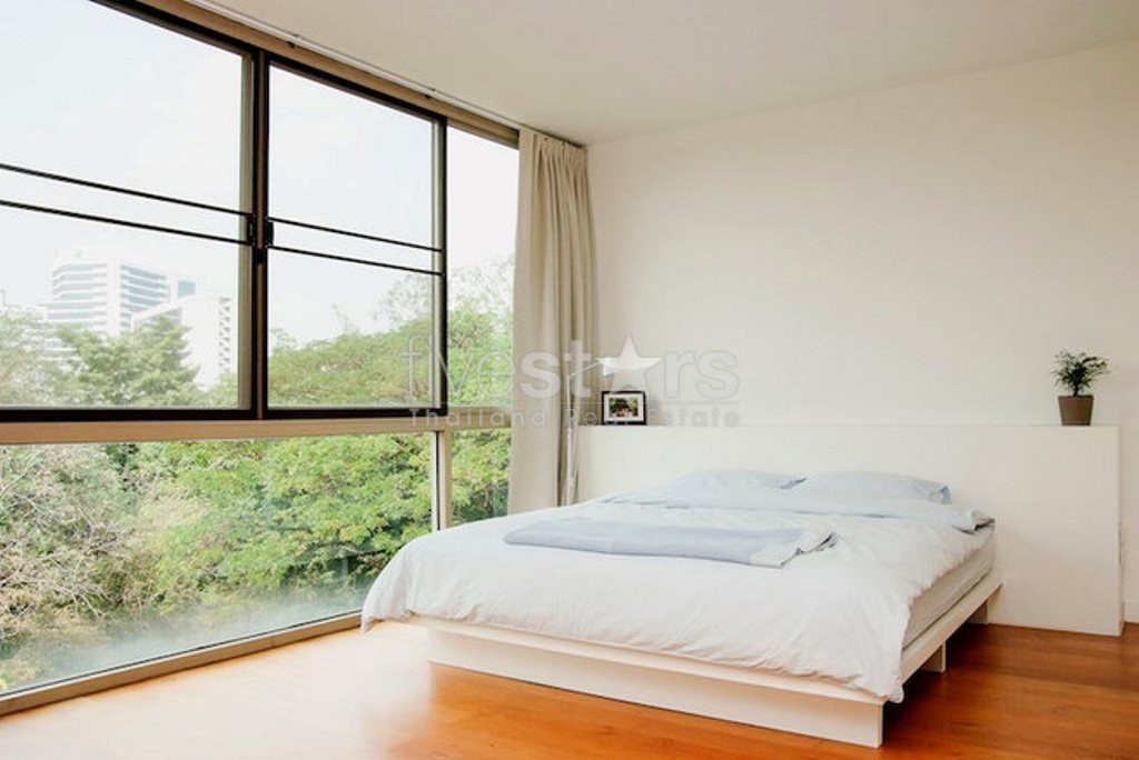 Spacieux condo 1 chambre à louer près de la station Phra Khanong BTS, photo 4