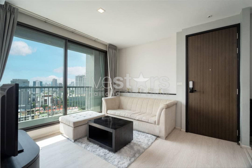 Appartement de 2 chambres avec vue dégagée près du BTS Phra Khanong, photo 2