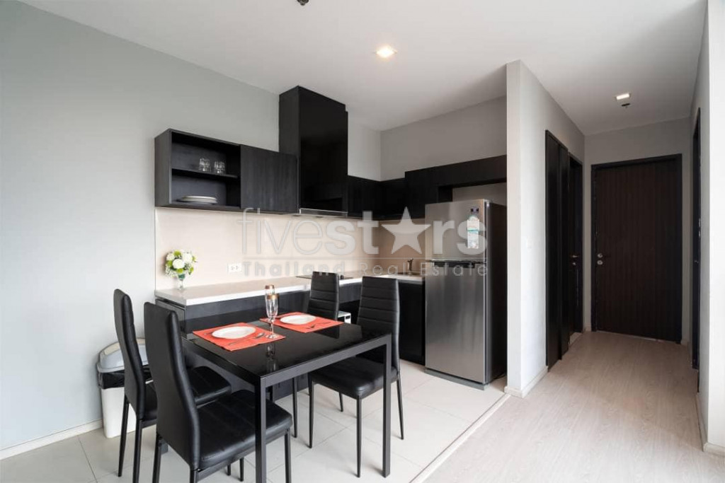 Appartement de 2 chambres avec vue dégagée près du BTS Phra Khanong, photo 9
