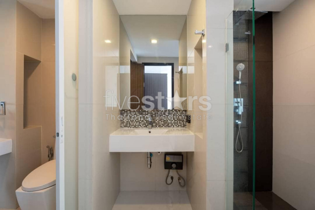 Appartement de 2 chambres avec vue dégagée près du BTS Phra Khanong, photo 13