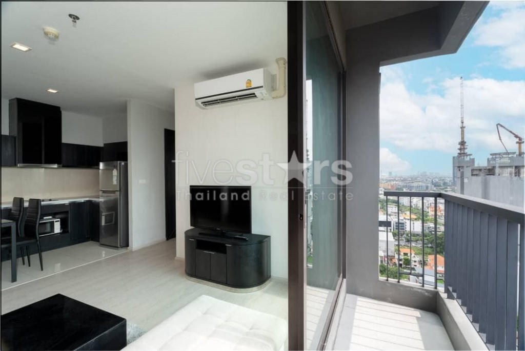 Appartement de 2 chambres avec vue dégagée près du BTS Phra Khanong, photo 8