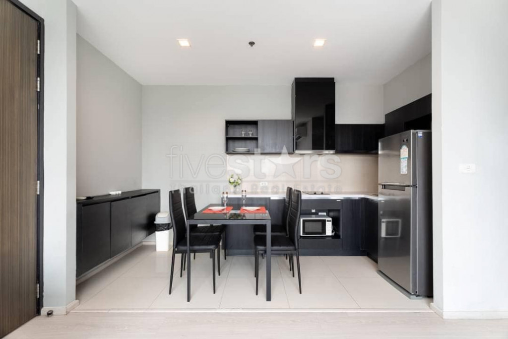 Appartement de 2 chambres avec vue dégagée près du BTS Phra Khanong, photo 9
