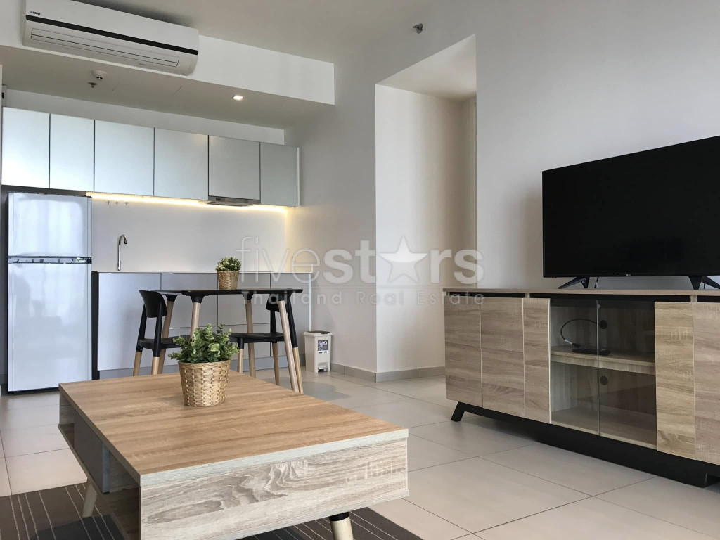 Appartement de 2 chambres à louer proche du BTS Ekkamai