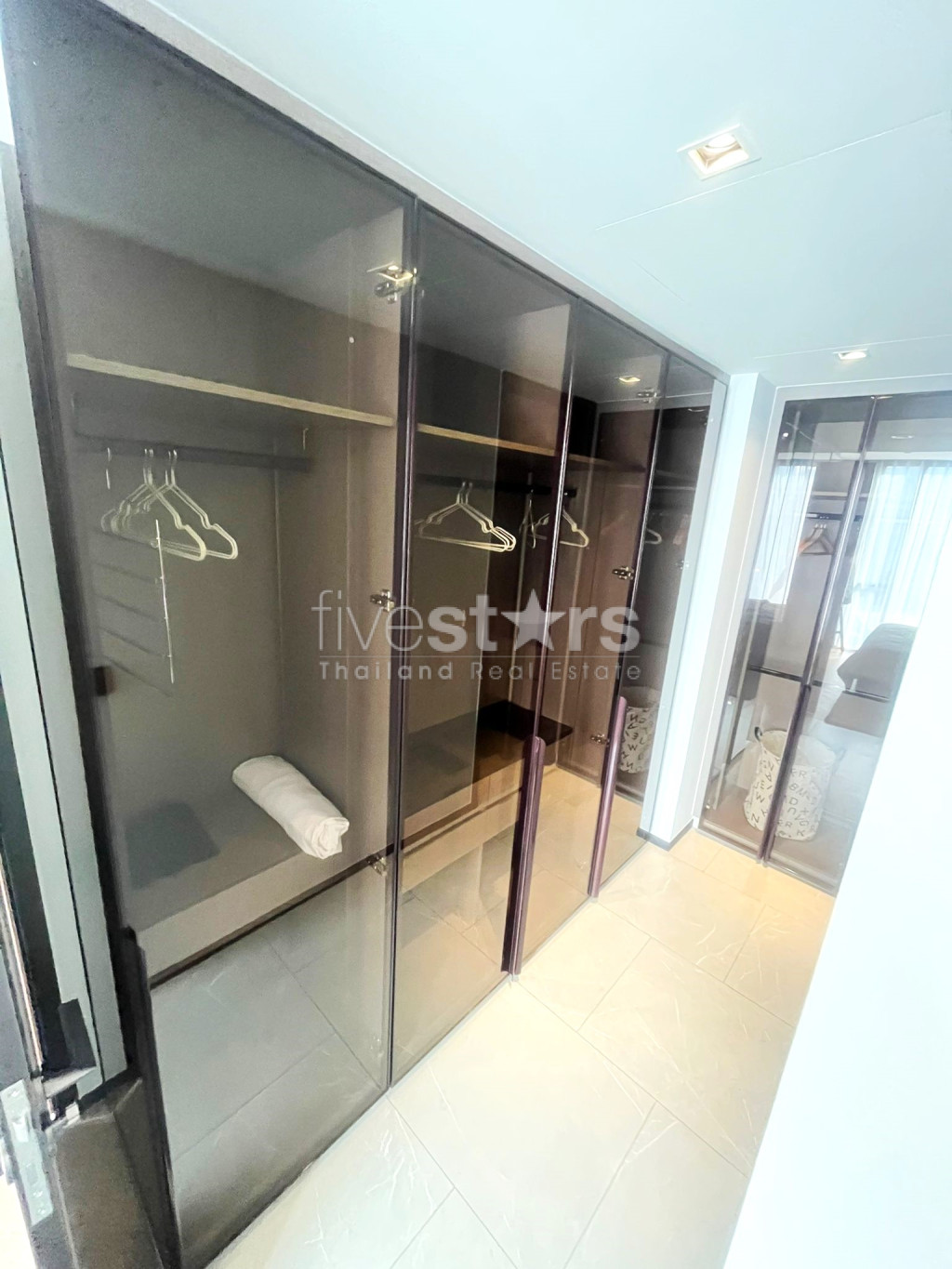 Appartement neuf et meublé de 1 chambre à louer à Ekkamai, photo 10