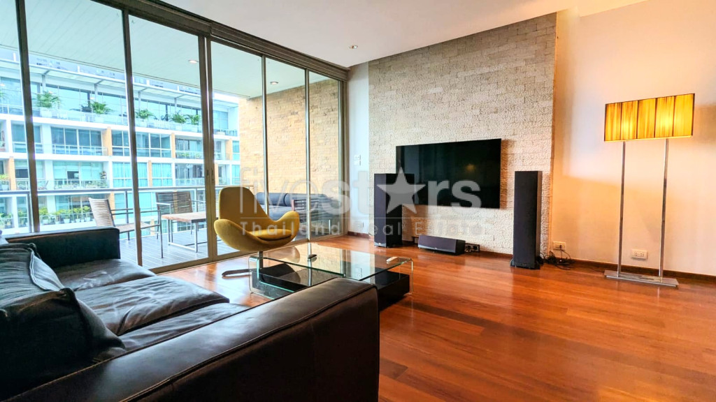 Pet Friendly 3-bedrooms condo for Rent close to Phra Khanong BTS