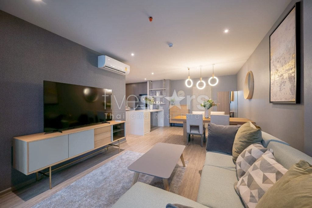 Condo de 3 chambres à vendre près de la station BTS Ekkamai, photo 2