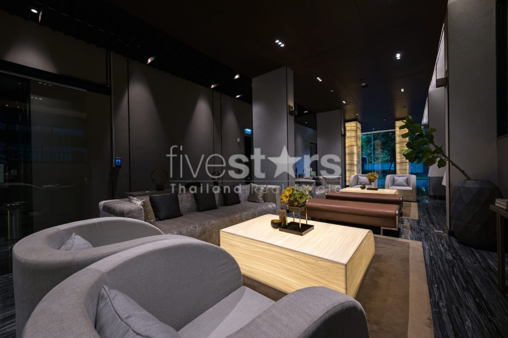 Condo de 3 chambres à vendre près de la station BTS Ekkamai, photo 18
