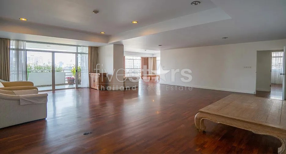 Appartement de 3 chambres à louer à Ekkamai, photo 2