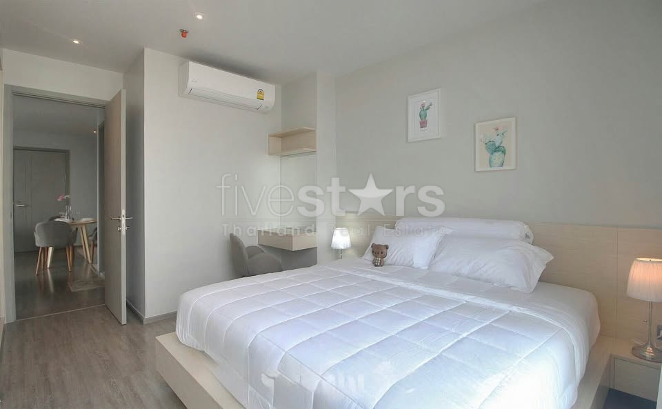 Appartement de 2 chambres à vendre à 300m du BTS Ekkamai, corner unit, photo 9