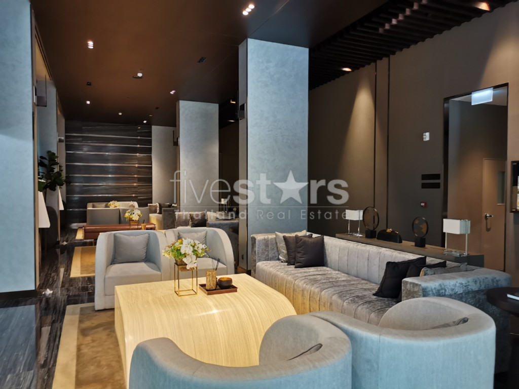 Appartement de 2 chambres à vendre à 300m du BTS Ekkamai, corner unit, photo 14