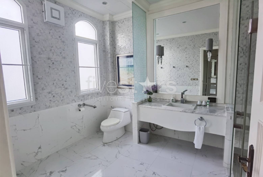 Appartement à louer dans une maison de ville luxueuse à Ekkamai, photo 11