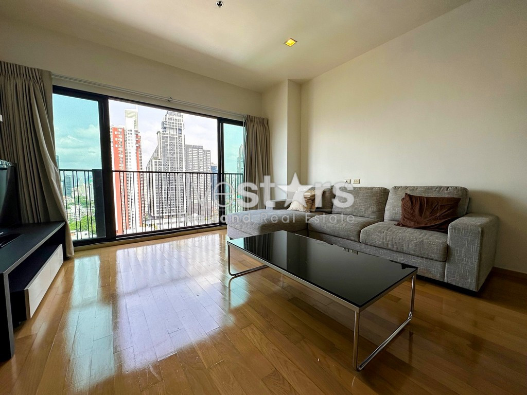 Appartement de 2 chambres spacieux à louer proche BTS Ekamai