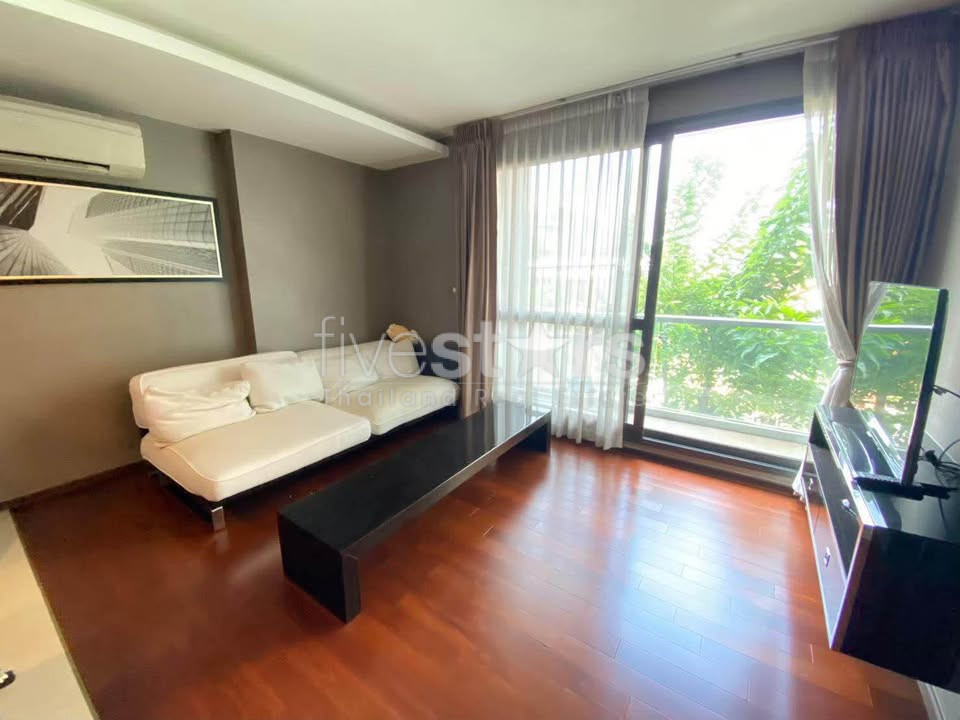 Appartement de 2 chambres à louer à Ekkamai, petite résidence de standing, photo 2