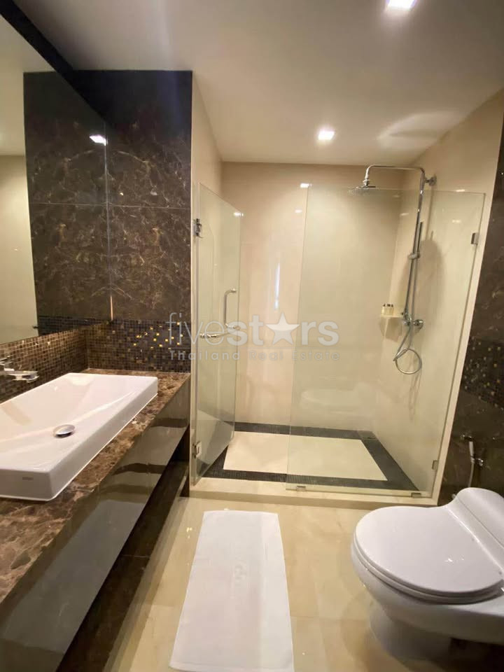Appartement de 2 chambres à louer à Ekkamai, petite résidence de standing, photo 9