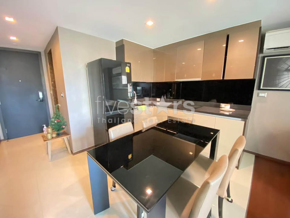 Appartement de 2 chambres à louer à Ekkamai, petite résidence de standing, photo 3