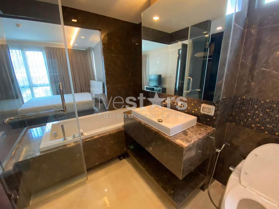 Appartement de 2 chambres à louer à Ekkamai, petite résidence de standing, photo 10