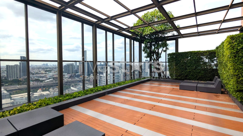 Appartement de 2 chambres avec belle vue dégagée à vendre près du BTS Phra Khanong, photo 19