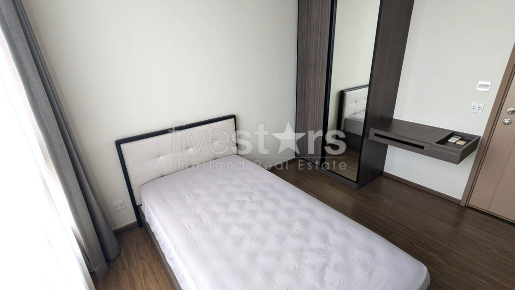 Appartement de 2 chambres avec belle vue dégagée à vendre près du BTS Phra Khanong, photo 11