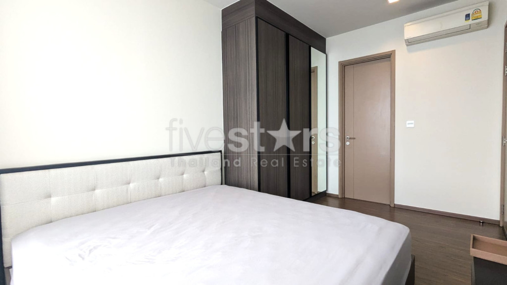 Appartement de 2 chambres avec belle vue dégagée à vendre près du BTS Phra Khanong, photo 9