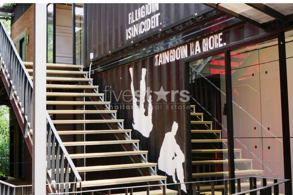 Loft style office space for rent in Ekamai
