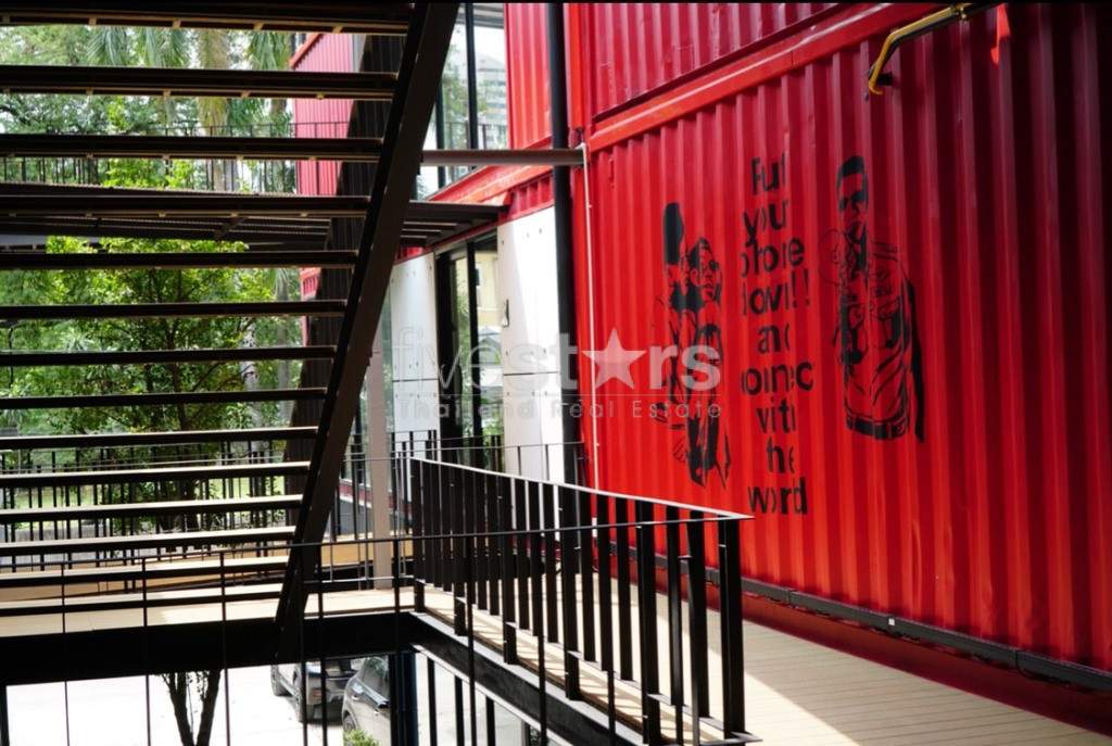 Loft style office space for rent in Ekamai