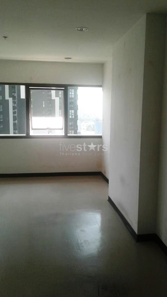 Bureaux à louer non loin du BTS Ekamai, photo 3